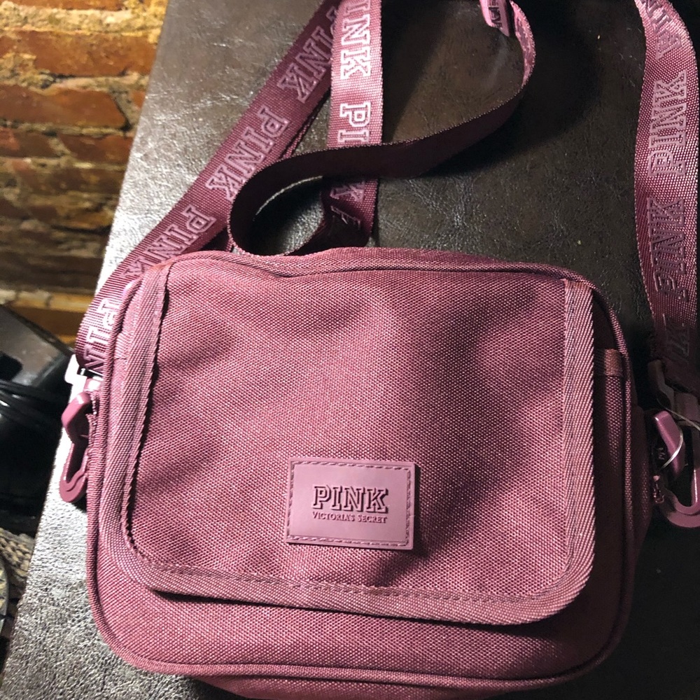 Pink Victoria’s serpent handbag